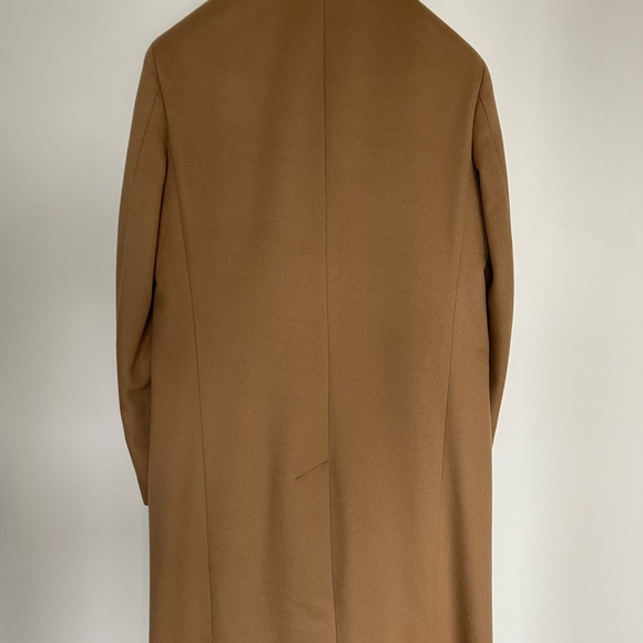 Burberry Beige/Tan Trench Coat Label Detail - Picture 3 of 16